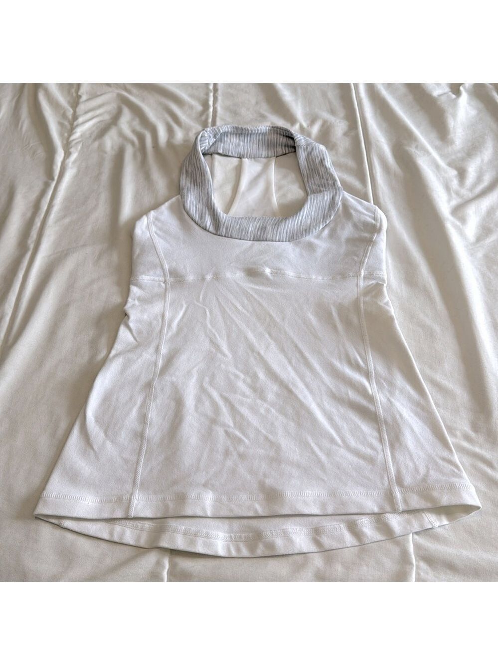 Lululemon Scoop Neck Tank in White and Gray Size 4
